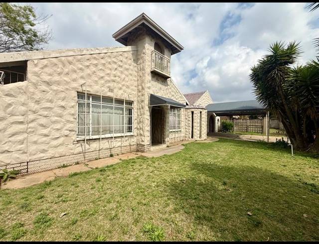 4 BEDROOM HOUSE FOR SALE IN VANDERBIJLPARK SE 7